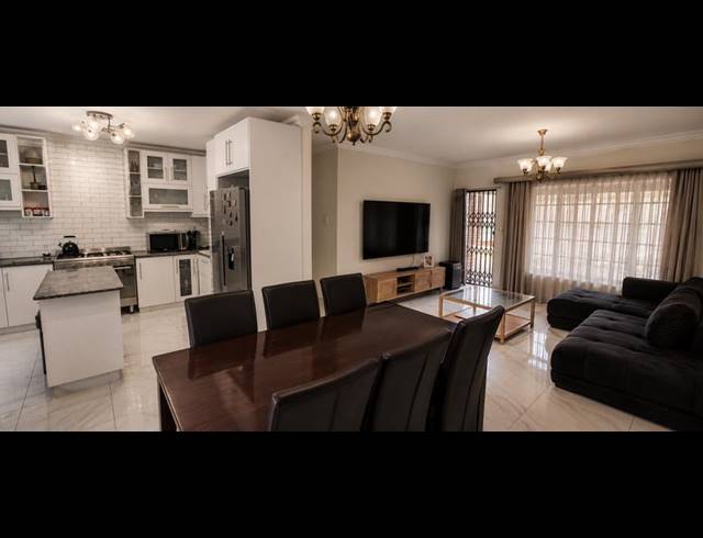 3 BEDROOM TOWNHOUSE FOR SALE IN BELLEVUE